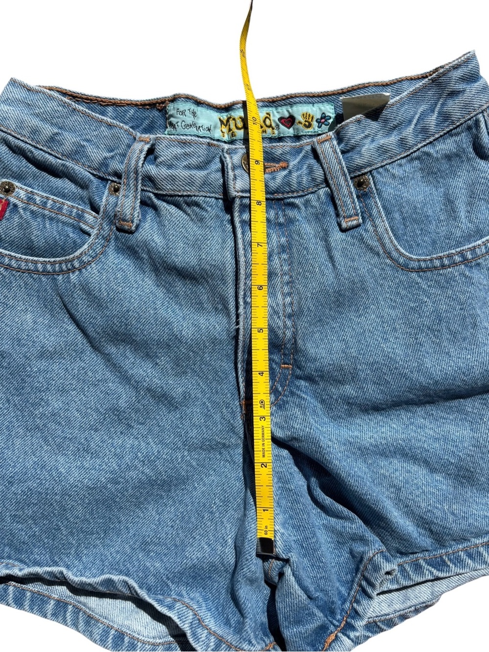 Vintage 90s Mudd Denim Mom Shorts Light Wash Hand Print 23-24” - Picture 4 of 6